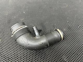 патрубок воздушного фильтра Volkswagen Touareg 2 поколение 2014, 7P6129572