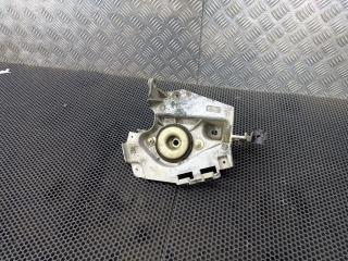 кронштейн КПП Renault Clio 2 поколение [2-й рестайлинг] 2005, 7700428935