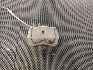 суппорт передний правый Nissan Qashqai 1 поколение 2009, 41001JD00A