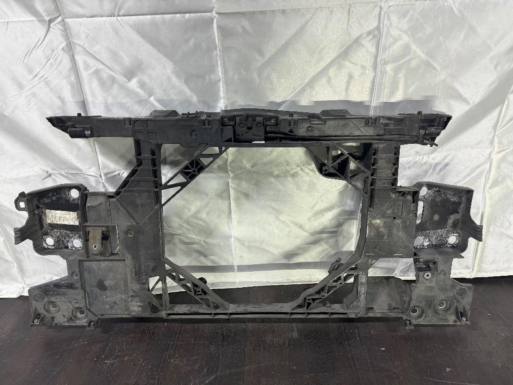 передняя панель крепления облицовки (телевизор) Renault Megane 3 поколение 2012, 752100004R - фото №1