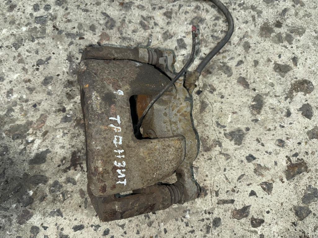 суппорт передний правый Ford Transit Custom 1 поколение 2016, 1783931 - фото №1