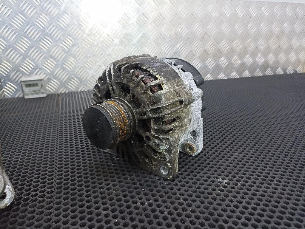 генератор Renault Megane 3 поколение 2012, 231000026R - фото №1