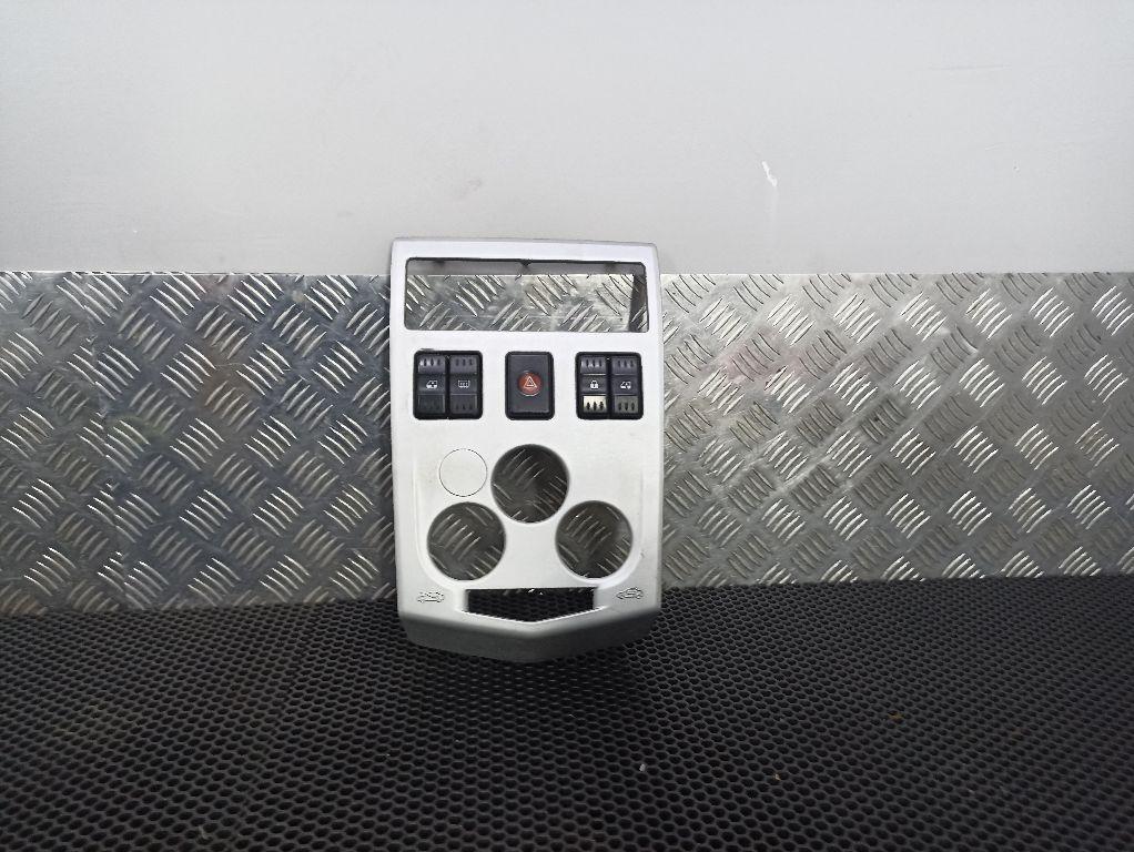 рамка под магнитолу Renault Logan 1 поколение 2008, 8200382717 - фото №1