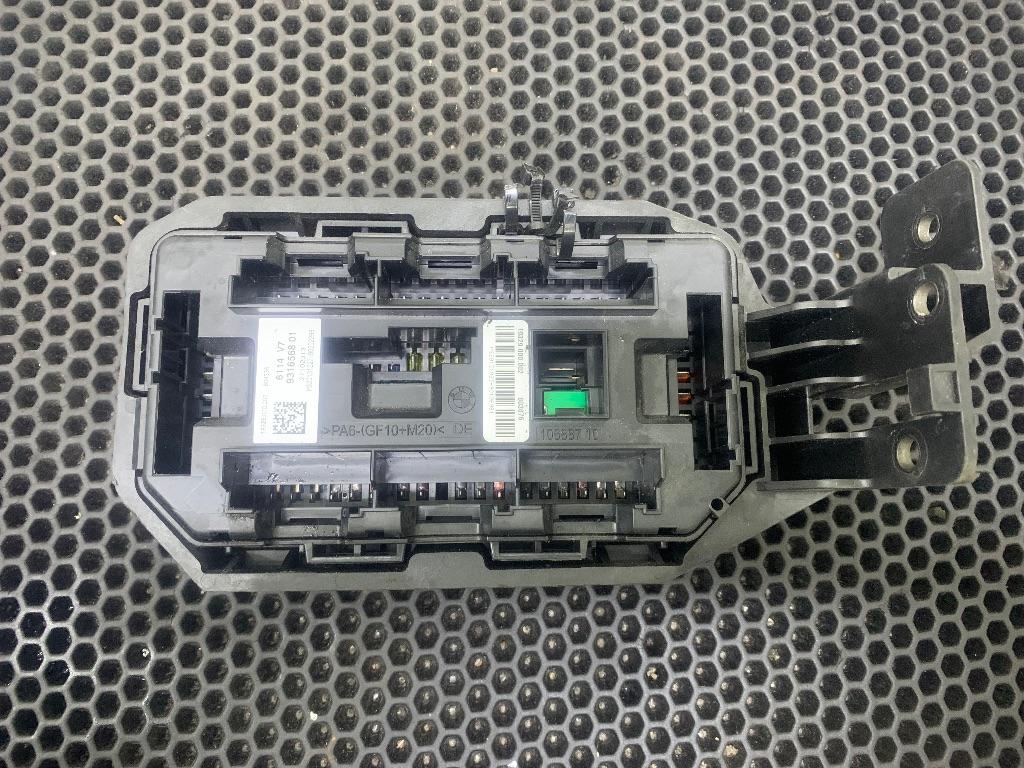 блок предохранителей Bentley Flying Spur 2 поколение 2015, 931656801 - фото №1