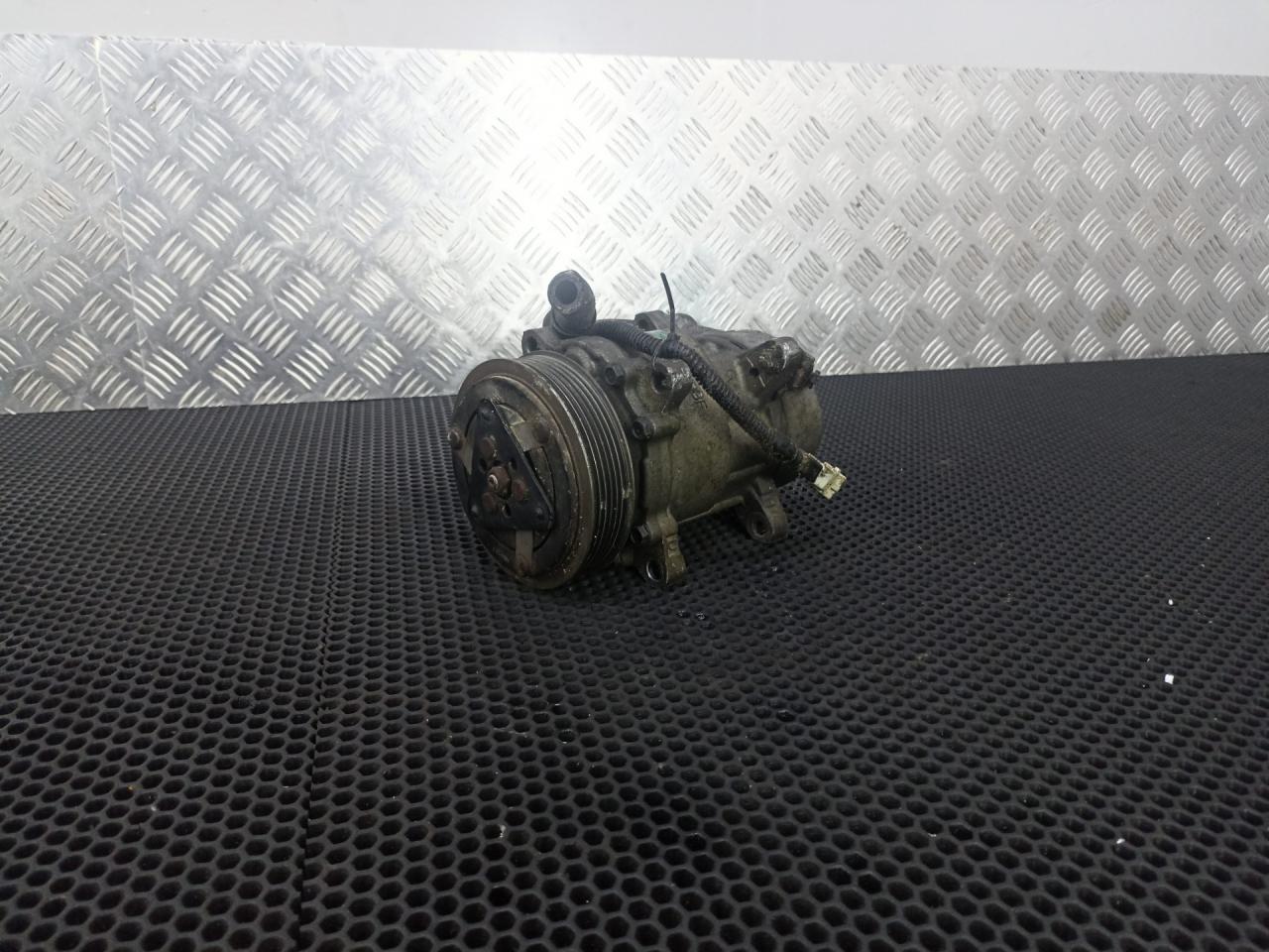 компрессор кондиционера Peugeot 206 1 поколение 2003, SD6VRBF - фото №1