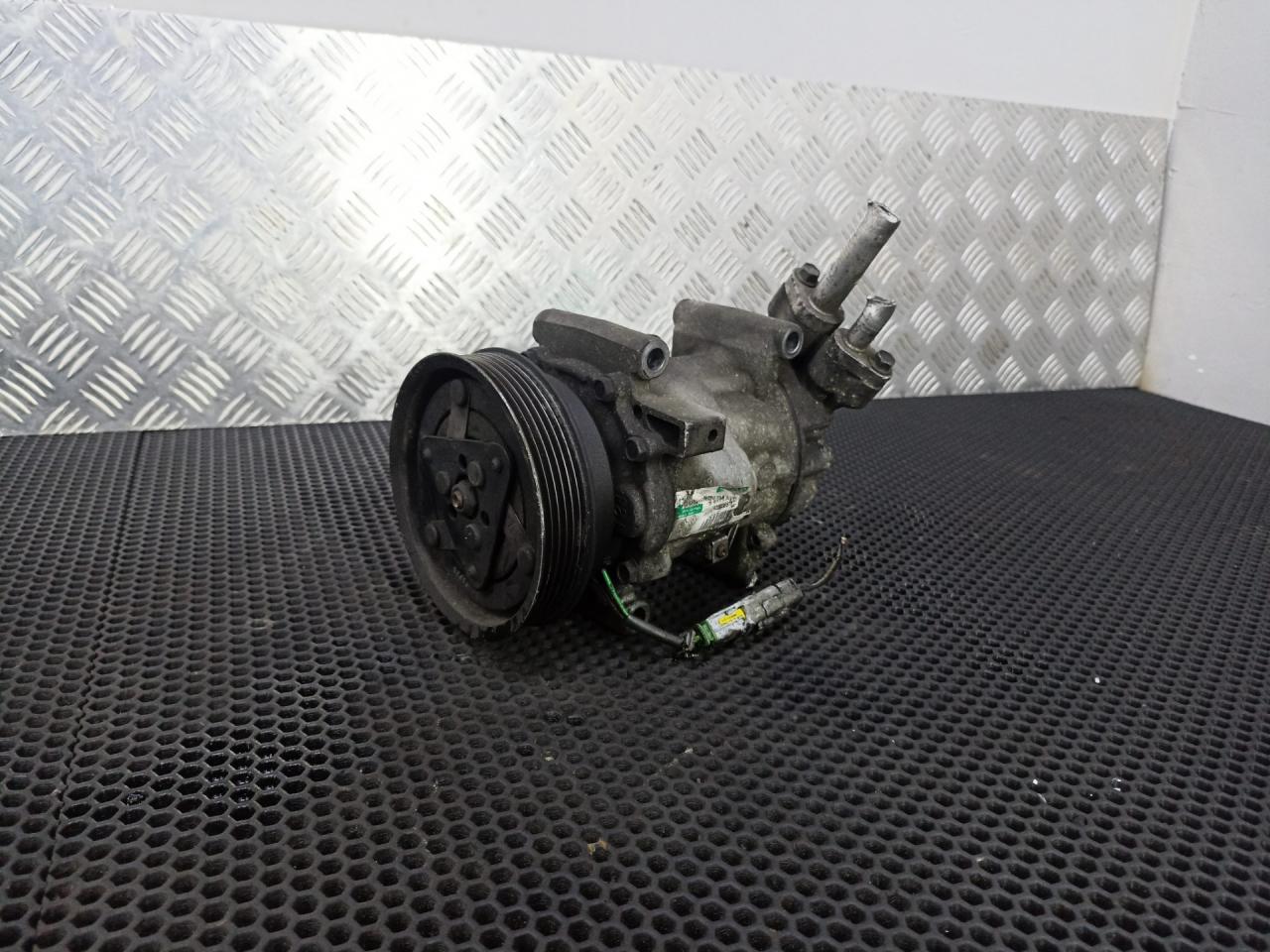 компрессор кондиционера Renault Kangoo 2 поколение 2009, 8200365787, 92600AZ74A, 8200651251 - фото №1