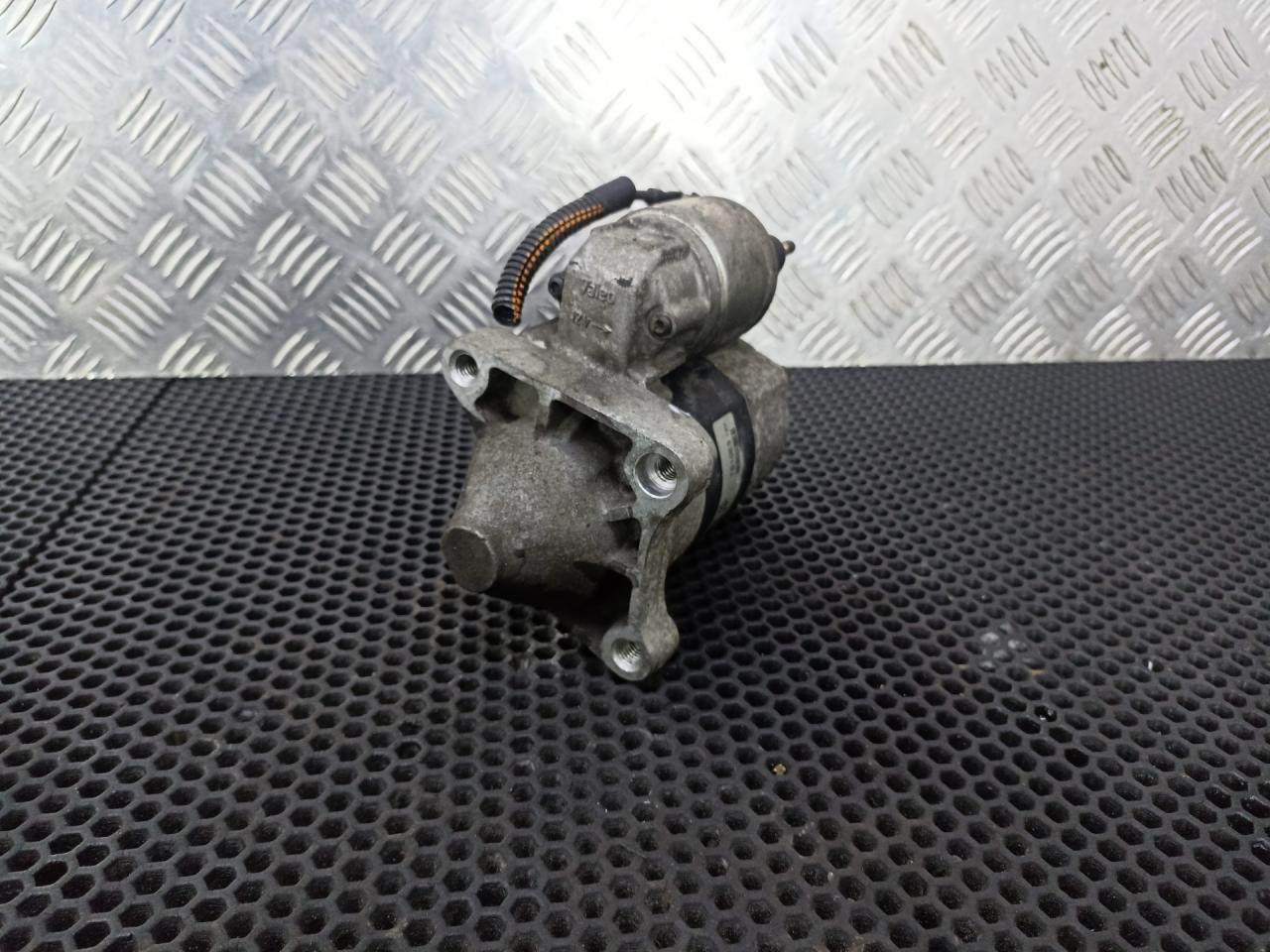 стартер Lada Largus 1 поколение 2015, 8200266777 - фото №1