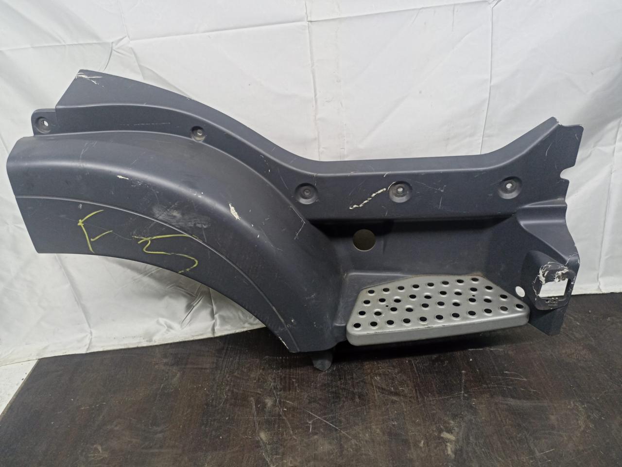 Подножка кабины MAN TGL 1 поколение 2013, 81615100564 - фото №1