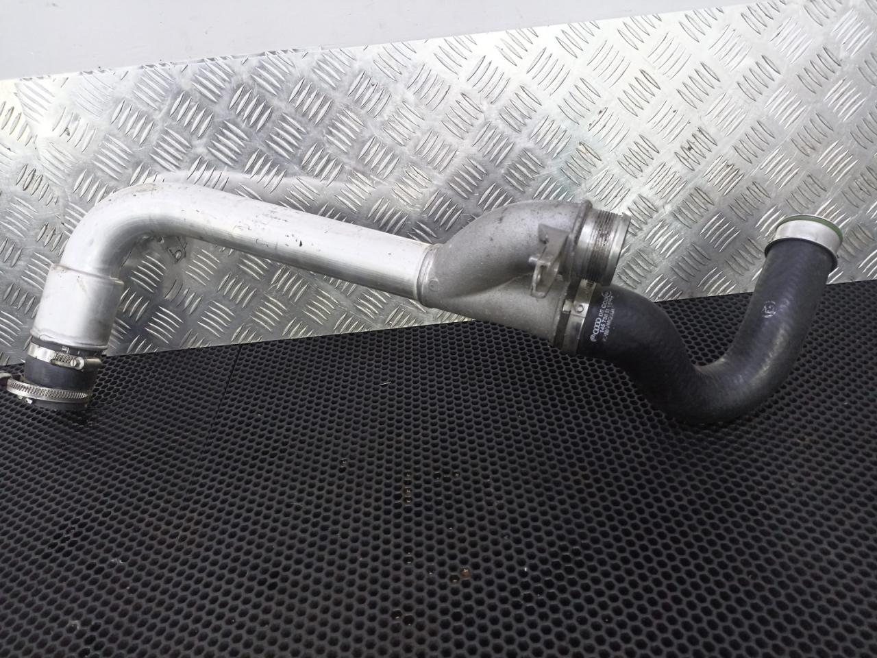 патрубок интеркулера Volkswagen Touareg 2 поколение 2014, 7P0145738, 7P0145738D - фото №1