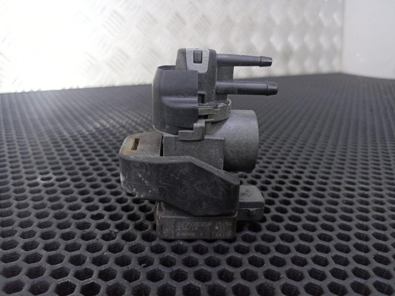 электромагнитный клапан Renault Duster 1 поколение 2014, 149566215R, 149568021R - фото №1