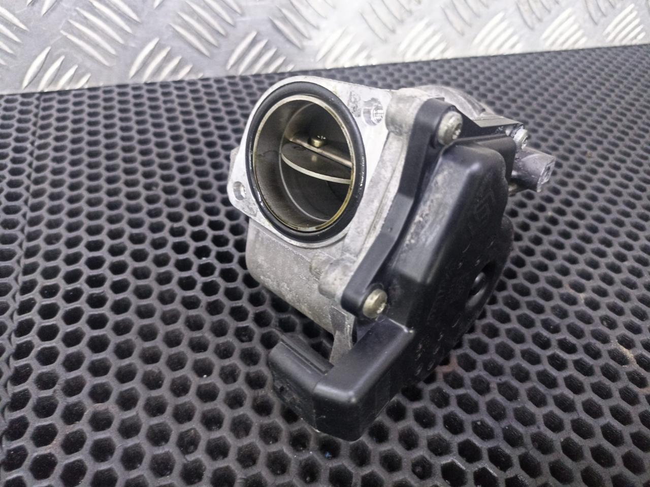 заслонка дроссельная Renault Duster 1 поколение 2015, 8200614985 - фото №1