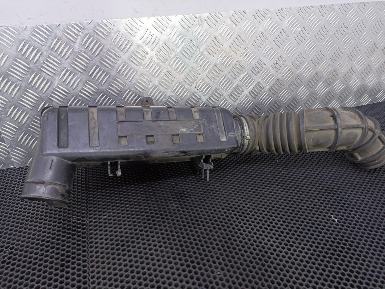 патрубок воздушного фильтра Ford Transit 6 поколение 2004, 2C119F763BA, 2C119C623AD - фото №1