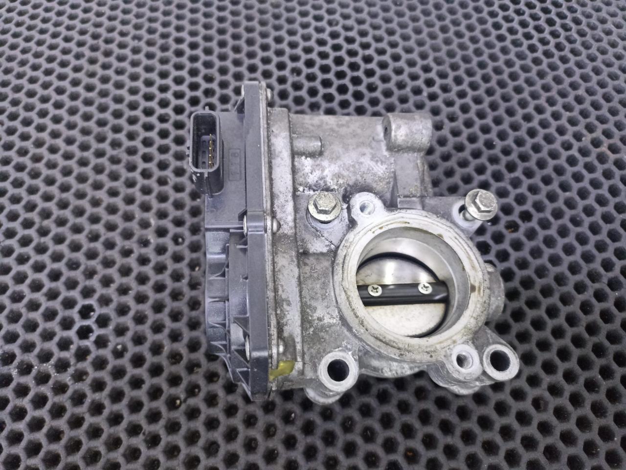 заслонка дроссельная Renault Scenic 3 поколение 2011, 1.4 л., H4J 700, бензин, 8200570865 - фото №1