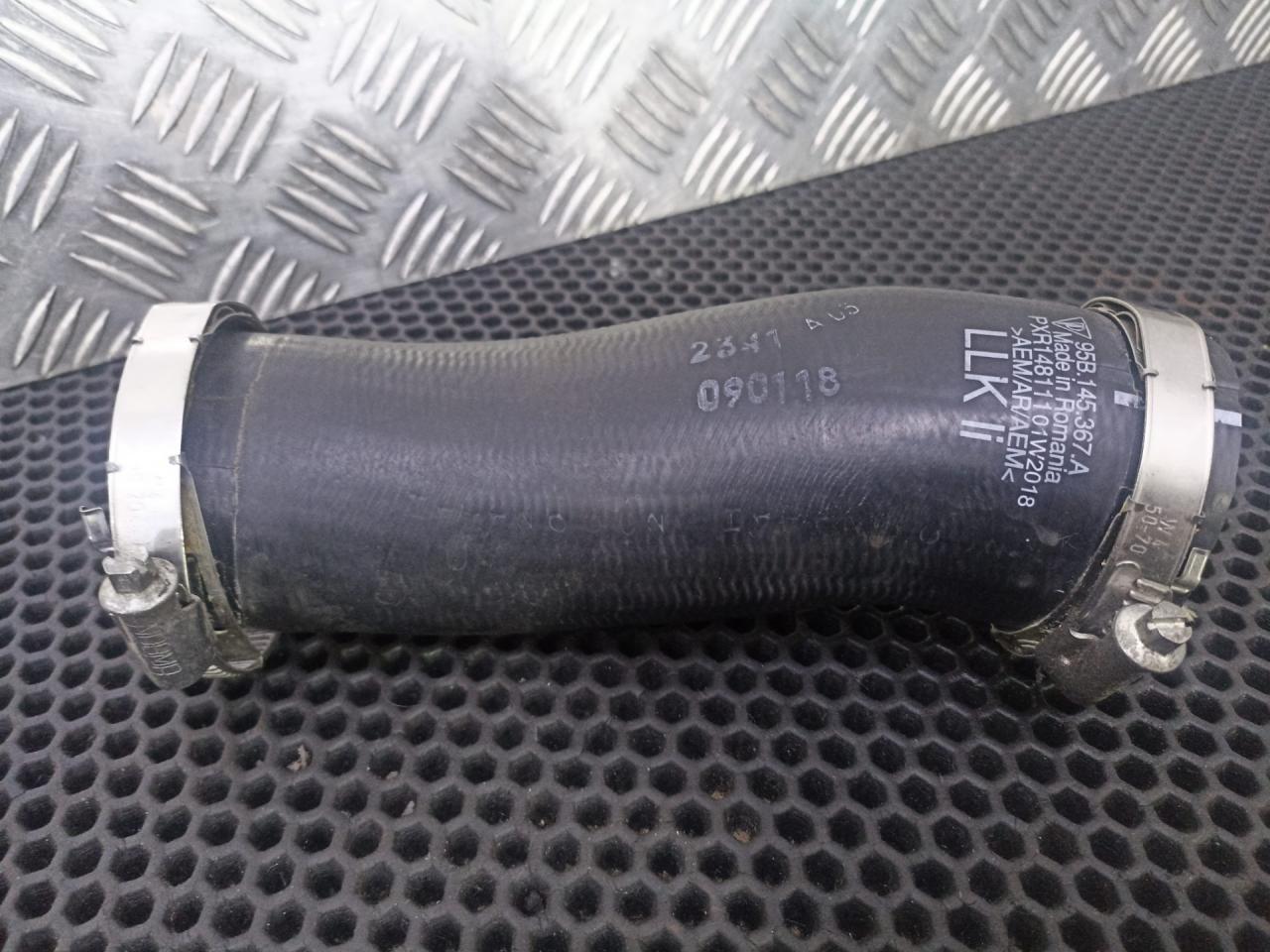 патрубок интеркулера Porsche Macan 1 поколение 2018, 95B145367A - фото №1