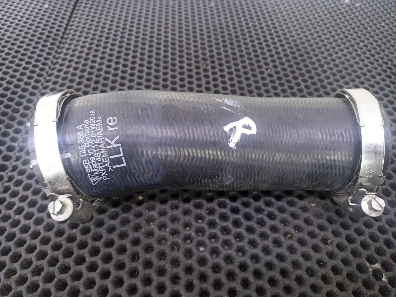 патрубок интеркулера Porsche Macan 1 поколение 2018, 95B145368A - фото №1