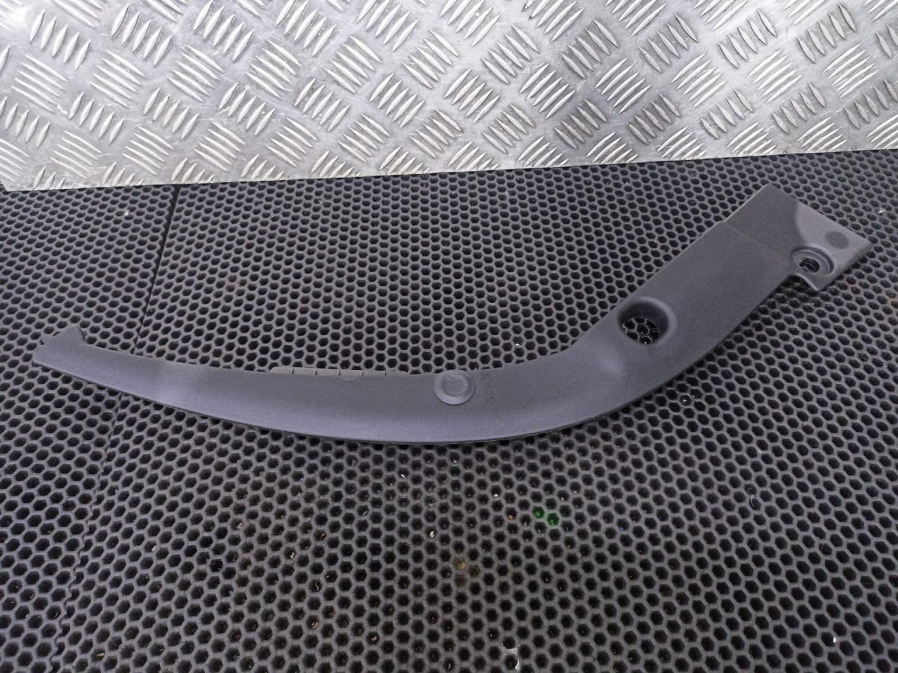 Накладка (ресничка) фары Land Rover Range Rover Sport 2 поколение 2016, DK628C391AC - фото №1