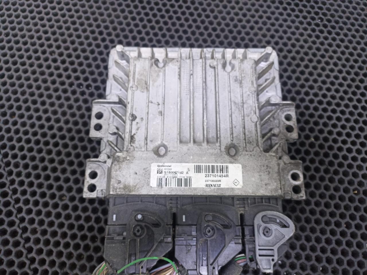 блок управления двигателем Renault Scenic 3 поколение 2011, 237101495R, 237100669R - фото №1
