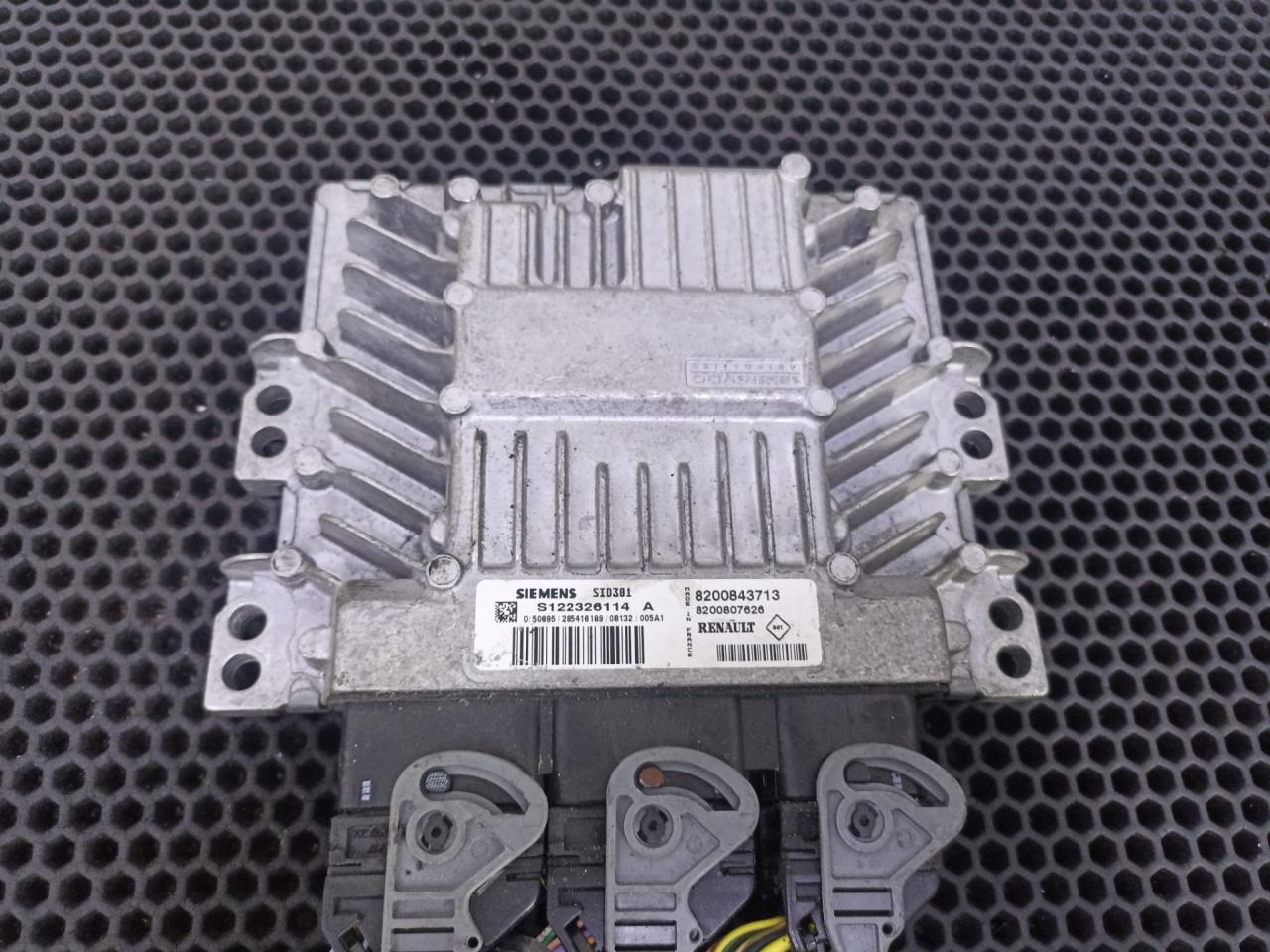 блок управления двигателем Renault Megane 2 поколение 2006, 8200843713, 8200807626 - фото №1