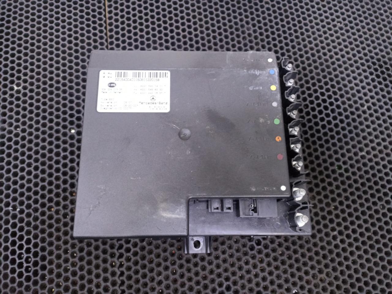 Блок управления BCM (Body Control Module) Mercedes-Benz S-Класс W221 2006, A2215400401 - фото №1