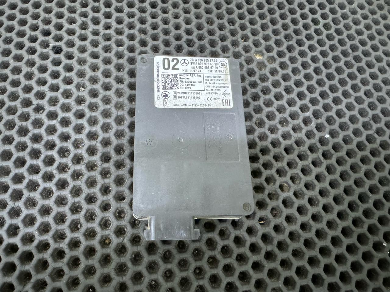 датчик мертвых (слепых) зон Mercedes-Benz S-Класс W222/C217/A217 2016, 3.0 л., M 276.824, бензин, A0009058702 - фото №1