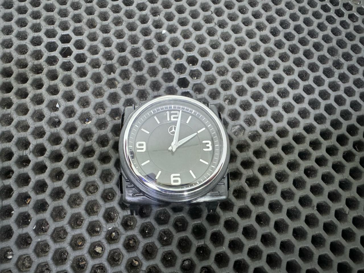 часы Mercedes-Benz S-Класс W222/C217/A217 2016, 3.0 л., M 276.824, бензин, A2228270300 - фото №1