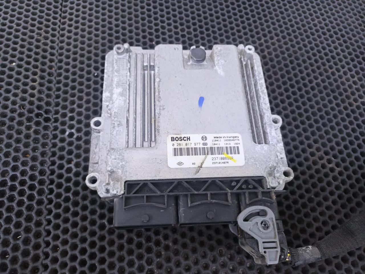 блок управления двигателем Renault Master 3 поколение 2012, 237100899R, 237101487R, 0281017977, 1039S46774 - фото №1