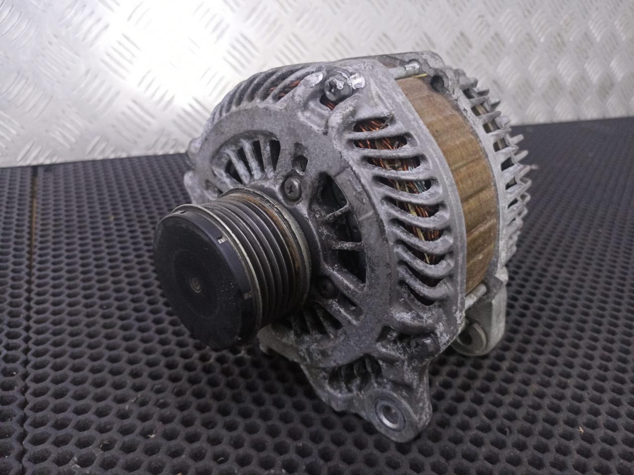 генератор Renault Megane 3 поколение 2011, 8200960533, 8200660057 - фото №1