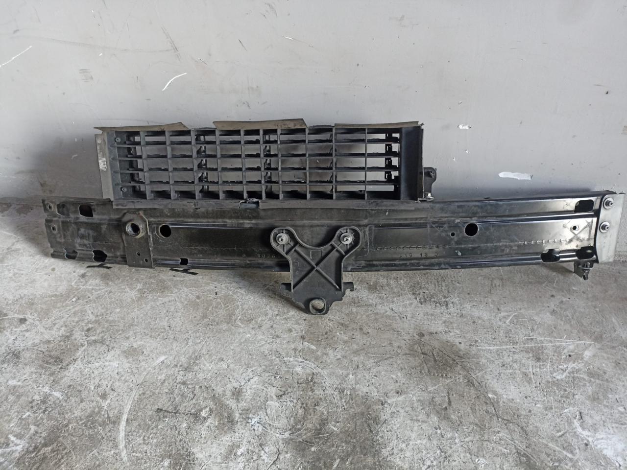 усилитель бампера переднего Renault Kadjar 1 поколение 2017, 260421711R, 622400727R - фото №1