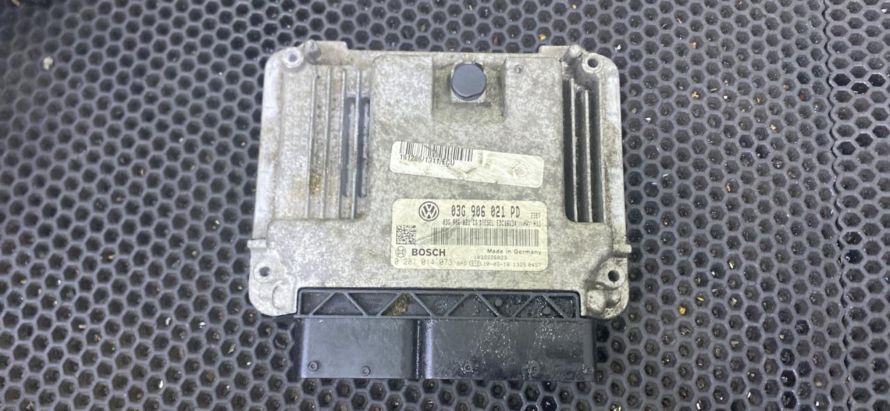 блок управления двигателем Volkswagen Caddy 3 поколение 2007, 1039S26023 - фото №1