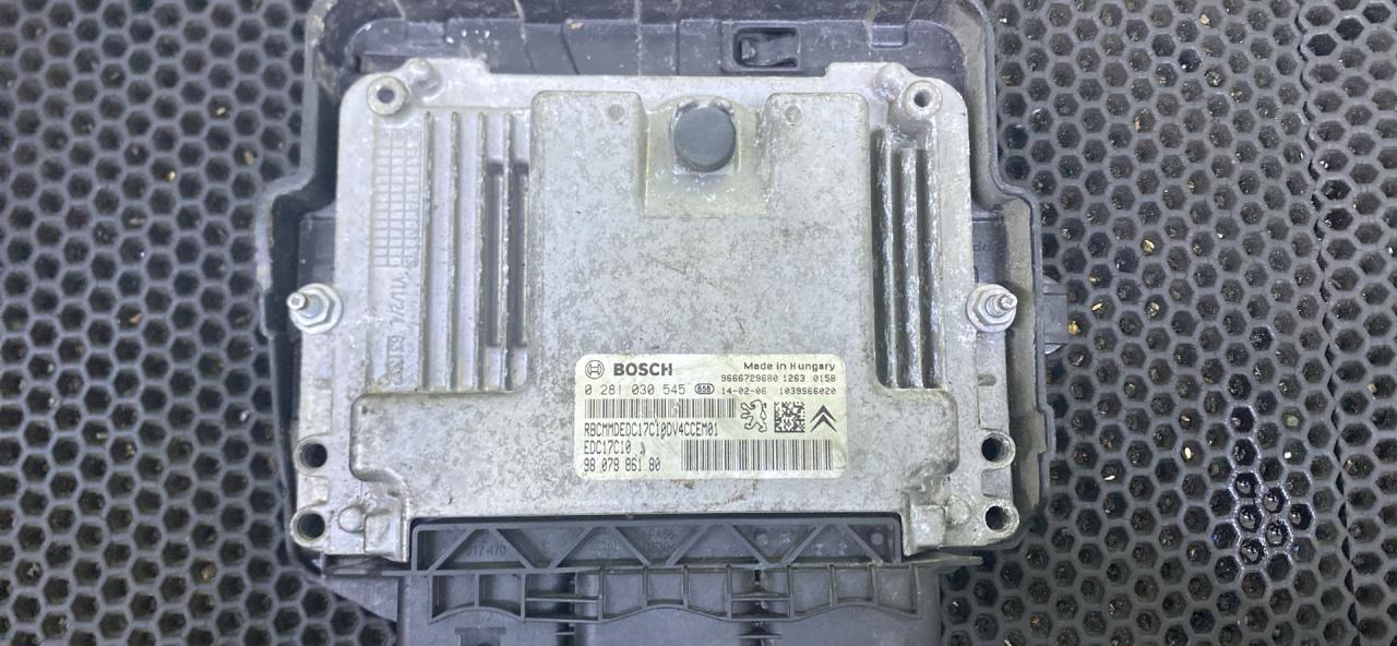 блок управления двигателем Citroen C3 1 поколение 2002, 0281030545 - фото №1