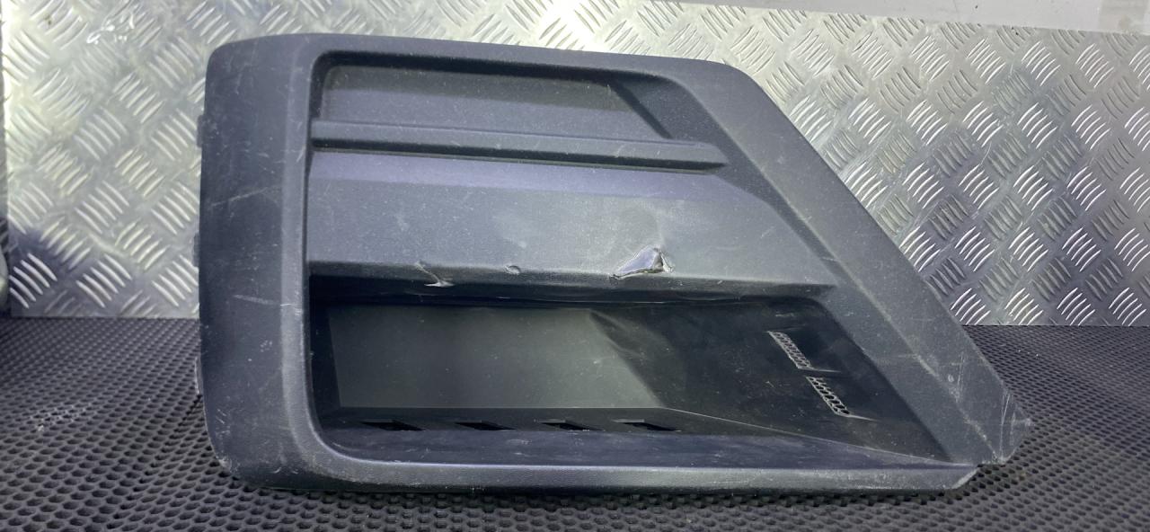 заглушка (решетка) в бампер Volkswagen Crafter 2 поколение (2016 - 2026), 7C0853665 - фото №1