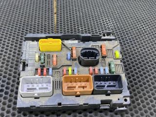 блок предохранителей Peugeot 307 1 поколение [рестайлинг] 2008, 9664055680