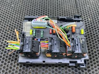 блок предохранителей Peugeot 307 1 поколение [рестайлинг] 2006, 9661086980