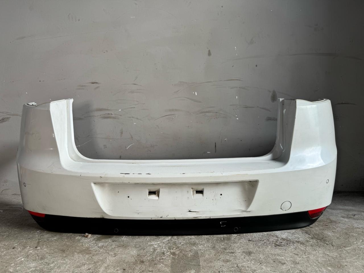 бампер задний Renault Laguna 3 поколение 2011, 1.5 л., K9K 782, дизель, 850220001R - фото №1