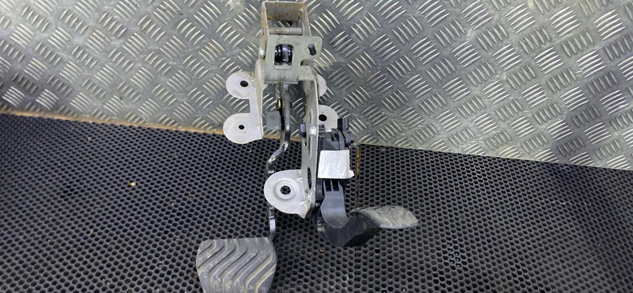 педаль Renault Scenic 4 поколение 2017, 465011585R - фото №1