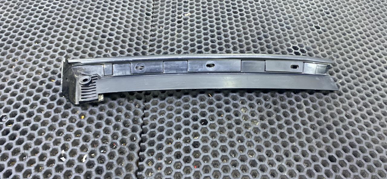 молдинг (накладка кузовная) Ford Mustang 6 поколение S550 2015, FR3B-6302565 - фото №1