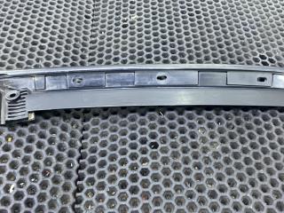 молдинг (накладка кузовная) Ford Mustang 6 поколение S550 2015, FR3B-6302565