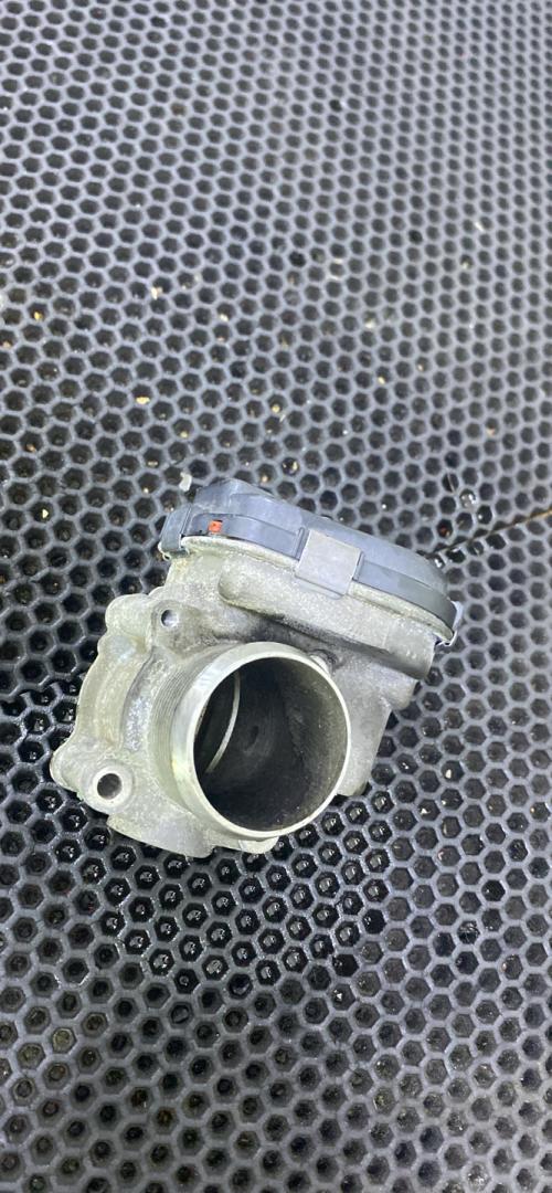 заслонка дроссельная Ford Focus 3 поколение (2011 - 2015), 28098656 - фото №1