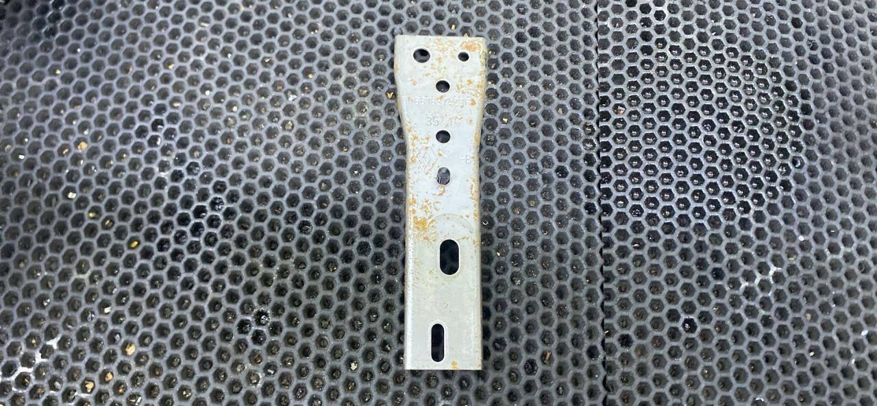 кронштейн (крепление) Renault Scenic 4 поколение (2016 - 2020), 681837429R - фото №1