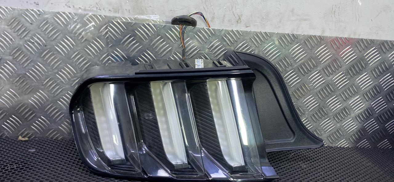 фонарь задний левый Ford Mustang 6 поколение S550, FR3B-13B505 - фото №1