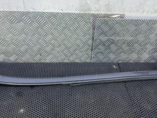 молдинг лобового стекла Renault Trafic 3 поколение 2015, 727618104