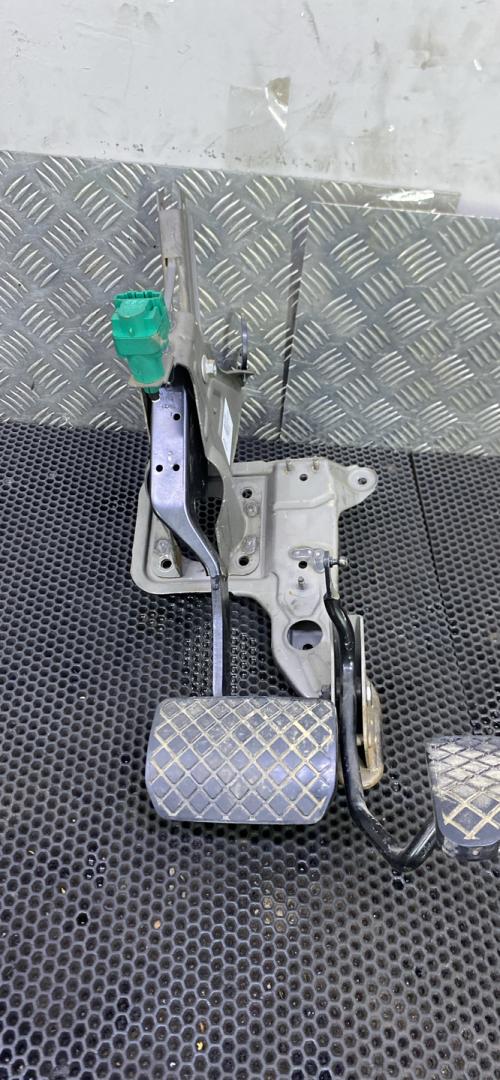 узел педальный (блок педалей) Volkswagen Transporter T5 (2003 - 2009), 7H2723143 - фото №1