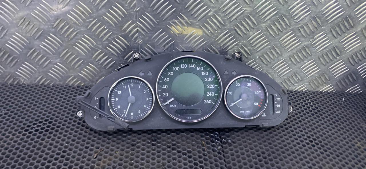 щиток приборов (приборная панель) Mercedes-Benz CLS-Класс C219 2005, A2195401611 - фото №1