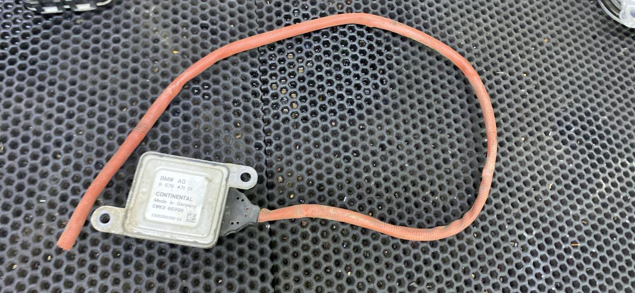 Датчик NOx BMW 5 серия F07/F10/F11 (2009 - 2013), 857647101 - фото №1