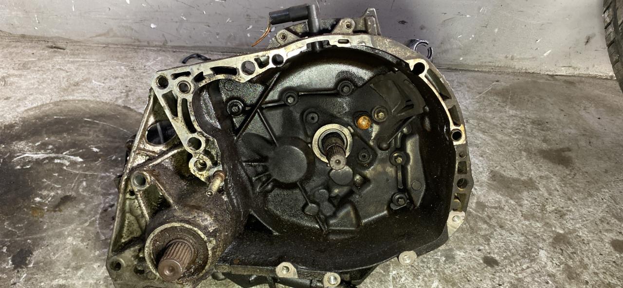 КПП механическая (МКПП) Renault Clio 2 поколение (1998 - 2002), JB3979 - фото №1