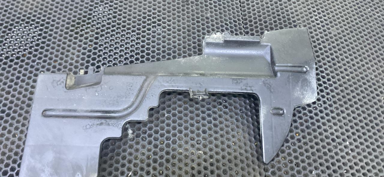 воздуховод (дефлектор) радиатора Toyota Verso 1 поколение 2011, 532860F050 - фото №1