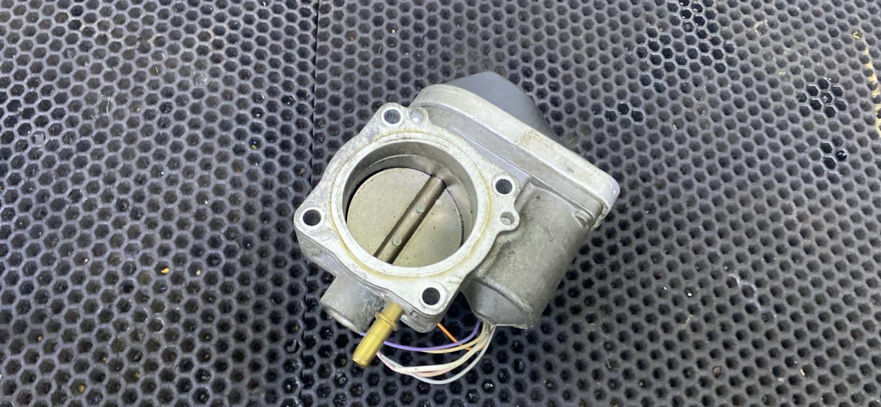 заслонка дроссельная Renault Scenic 3 поколение (2009 - 2012), 8200190230 - фото №1