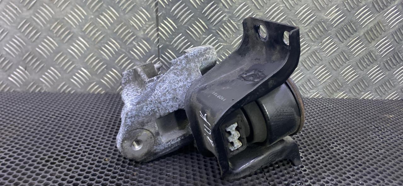 подушка крепления двигателя Nissan Juke YF15 2011, 11220-3DA0A - фото №1