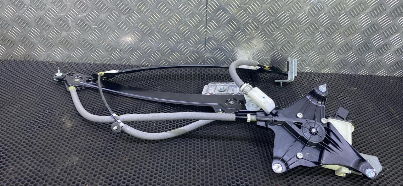 моторчик стеклоподъемника передний правый Ford Mustang 6 поколение S550 2016, C28603-102 - фото №1