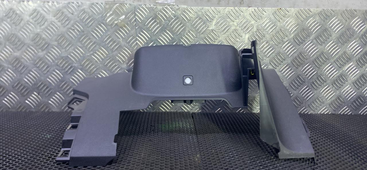 обшивка салона Renault Kadjar 1 поколение 2016, 682622963R - фото №1